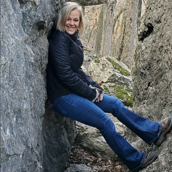 Meet your Posher, Brenda - Picture 3 of 5